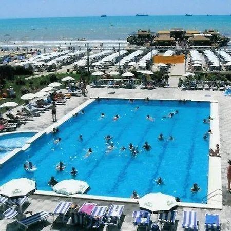 1+1 In Front Of The * Durres
